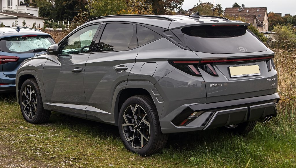 Rear view of a Hyundai Tucson 1.6 T-GDI Hybrid N Line SUV