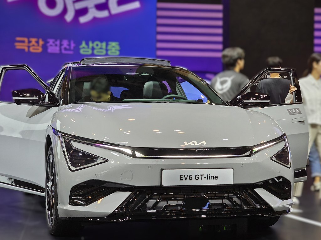 Facelifted Kia EV6 GT-Line in Wolf Gray
